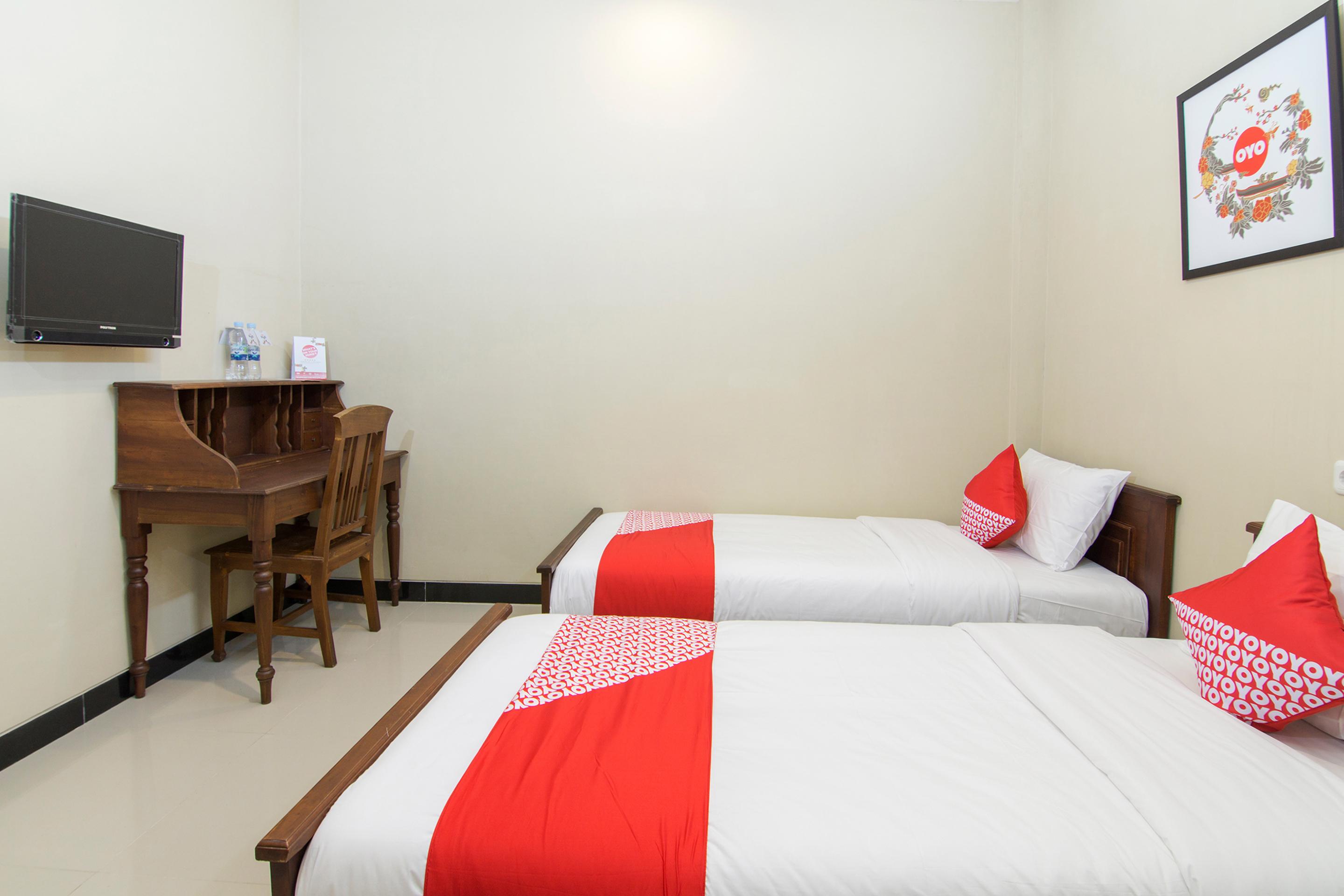 Super Oyo 890 Dewi Fortuna Guest House Maguwo Экстерьер фото
