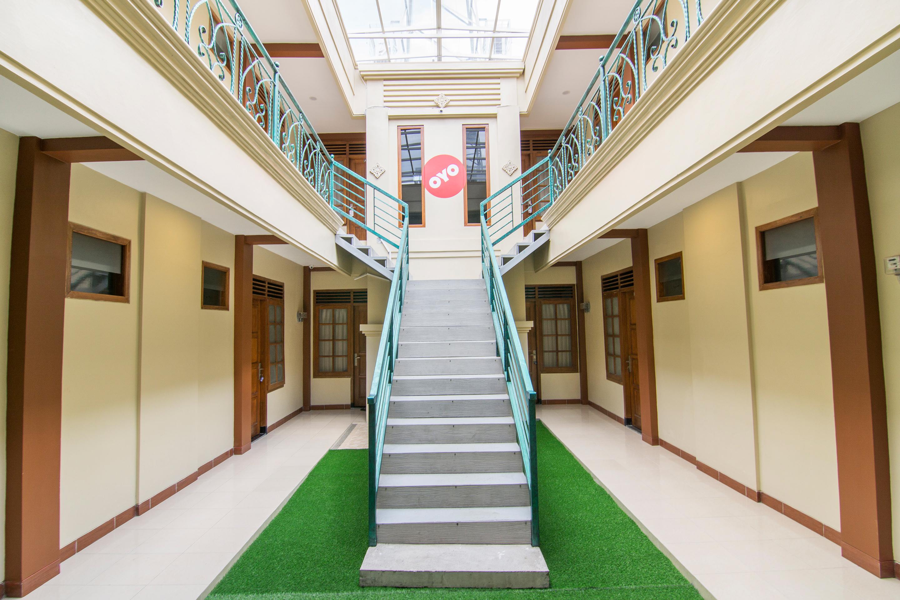 Super Oyo 890 Dewi Fortuna Guest House Maguwo Экстерьер фото